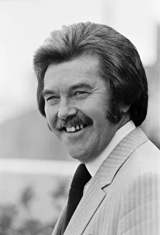 01022 Collection: Dickie Davies at the London Weekend Studios. He will be presenting coverage of the 1980