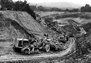 00030 Prints: Digging for victory - 1947 style. September 1947 P017721