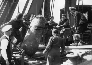Bombing Prints: Discovery of an unexploded parachute mine in Hull after the Second World War