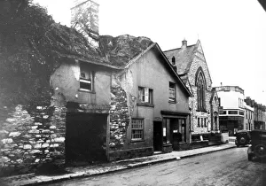 Bygones Prints: Distin Court in Winner Street, Paignton in 1932 with the Baptist Church beyond