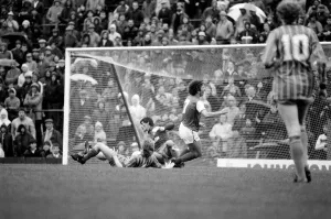 Division 1 football. Arsenal 1 v. Coventry 0. October 1983 LF14-01-011