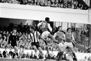 Division 1 football. Arsenal 1 v. Notts County. February 1982 LF08-28-026