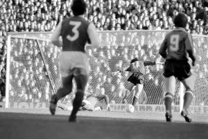 Division 1 football. Arsenal 2 v. Sunderland 2. October 1980 LF04-44-096