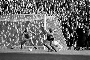 Division 1 football. Arsenal 2 v. Sunderland 2. October 1980 LF04-44-057