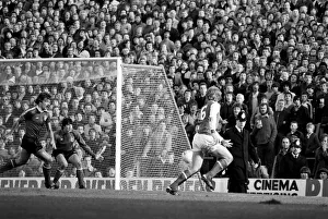 Division 1 football. Arsenal 2 v. Sunderland 2. October 1980 LF04-44-121