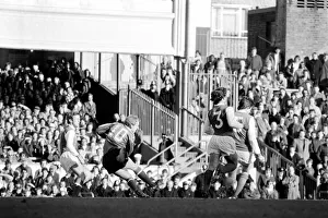 Division 1 football. Arsenal 2 v. Sunderland 2. October 1980 LF04-44-012