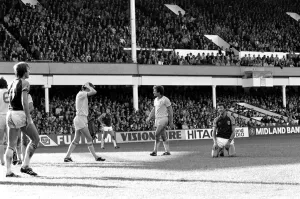 Division One Football 1981 / 82 Season, West Ham United v Liverpool, Upton Park