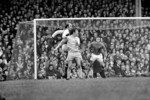 Division One Football Arsenal v Leeds United 1974 / 75 Season