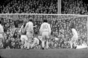 Division One Football Arsenal v Leeds United 1974 / 75 Season