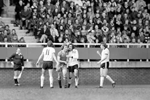 00251 Prints: Division Two football Fulham v Chelsea 1976 / 77 season. Fulham won the match three one