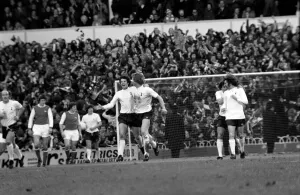 Division One Football, local derby match between Tottenham Hotspur