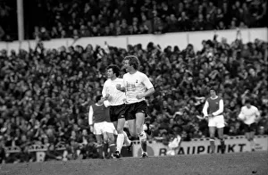 Division One Football, local derby match between Tottenham Hotspur