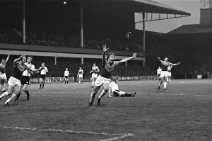 00285 Prints: Division One. West Ham 4 v. Manchester United 2 16th May 1977
