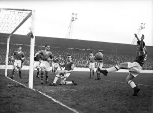 00285 Prints: Division Two. West Ham 1 V. Cardiff 1 31st November 1957