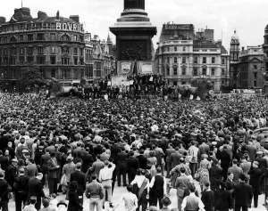Dock Strikes 1949. Strikers meeting in Trafalgar Square. 18th July 1949