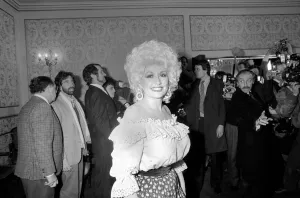 Dolly Comes To Town'. American Country and Western singer