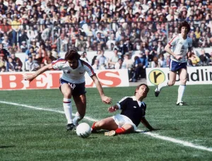 Don Masson 1978 Scotland v England football tackle on ground ESEuro