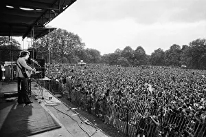 01205 Prints: Don Mclean - America singer and songwriter performs to a reported 85