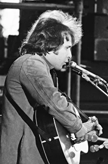 01205 Prints: Don Mclean - America singer and songwriter performs to a reported 85