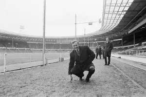 00246 Prints: Don Revie Leeds United manager pays a quick visit to Wembley for check on the ground