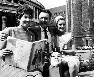 Donald Sinden Actor - September 1967 with Shirley Chapman and Doreen Wells