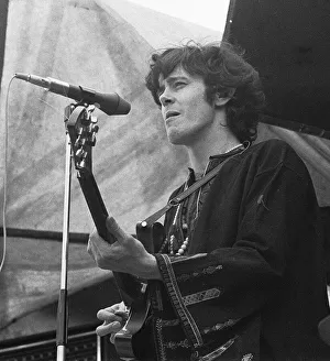 01073 Prints: Donovan performing on stage at the 1967 National Jazz and Blues Festival at Royal Windsor