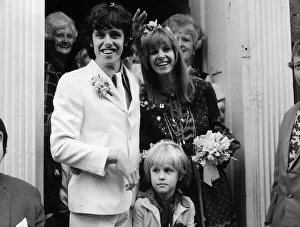00122 Prints: Donovan Scottish pop singer weds Linda Lawerence 1970