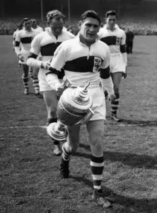 Doug Greenall St. Helens. R. F. C. (With Lancs. League Trophy). May 1953 P011339