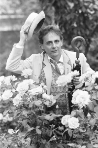 00284 Prints: Dr Who alias Sylvester McCoy seen here at a press conference to promote the new series