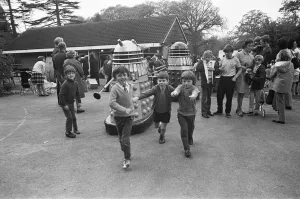 Schoolchildren Prints: Dr Whos arch enemies the Daleks pay a visit to Woolhampton Primary School in