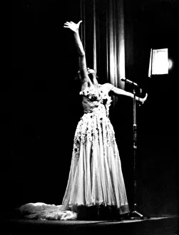 00268 Prints: A dramatic moment during the performance by Shirley Bassey at the Capitol Theatre