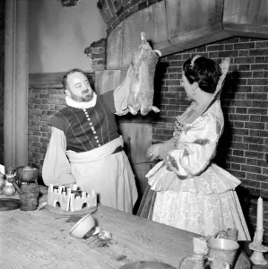 00041 Prints: A dress rehearsal took place at Grove Studios for the Elizabethan Evening on T. V. T. V