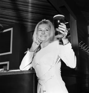 Drinking Pubs: Pretty Blonde Susan Frankham 19 a barmaid at the Timbertop Hotel Sheffield