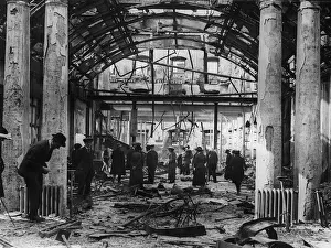 Eire Prints: Dublin Post Office in ruins May 4th 1916 Dubliners walk through the remains of