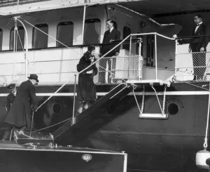 Nobility Prints: The Duke and Duchess of Westminster board Cutty Sark at Deptford buoys after wedding