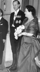 01440 Prints: The Duke of Edinburgh at a formal State Dinner with Madame de Gaulle - April 1960