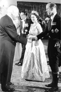 01429 Prints: DUKE OF EDINBURGH, PRINCE PHILIP ARCHIVE - QUEEN ELIZABETH AND PRINCE PHILIP MEET