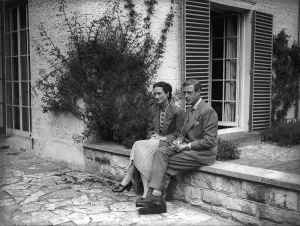 00167 Prints: Duke of Windsor and Duchess of Windsor September 1939 arrive in England