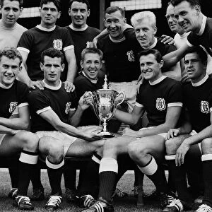 Team Collection: Dundee Scottish League champions, 1961 / 62, Photocall with trophy, May 1962