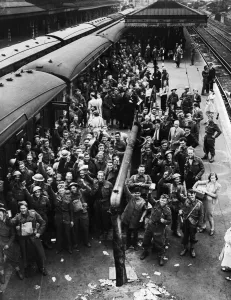 00994 Prints: The Dunkirk evacuation, the evacuation of Allied soldiers from the beaches