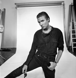 00325 Prints: Duran Duran lead singer Simon Le Bon poses exclusively for the Mirror Rock and Pop Awards