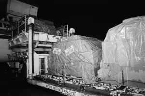 Hunger Prints: In the early hours of this morning a huge freight plane was loaded up at Gatwick Airport