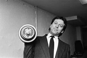 01187 Prints: EastEnders star Leslie Grantham opens a new health centre, The Crystal Rooms, at Tring