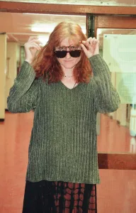 01164 Prints: Eddi Reader, Scottish singer songwriter pictured Saturday 21st November 1998