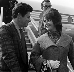 Eddie Fisher Sept 1960 With Wife Elizabeth Taylor Actress At London Airport