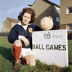 01283 Prints: Edna Neillis, pioneering professional Womens football player