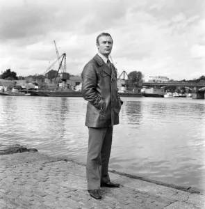 Edward Woodward actor who plays the role of David Callan in ITV