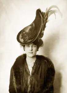 1911 Prints: Edwardian mannequin models a Skyscraper hat Clothing Women Feather