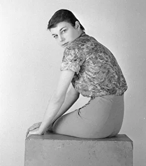 Eileen Cook girlfriend of escaped prisoner Dennis Stafford May 1957 J2808