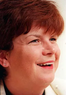 00127 Prints: Elaine C Smith comedienne September 1999 A©mirrorpix